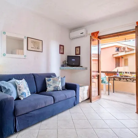 Isa-residence In Just 100 Mt From The Sea Aparthotel