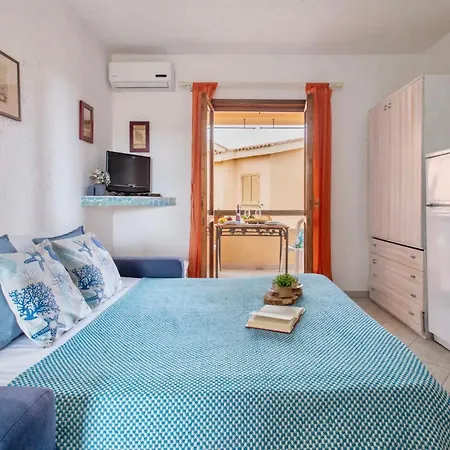 Isa-residence In Just 100 Mt From The Sea Aparthotel 3*