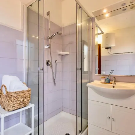 Aparthotel Isa-residence In Just 100 Mt From The Sea 3*