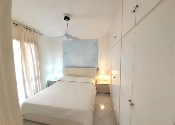 Isa-residence In Just 100 Mt From The Sea 3* Marinella