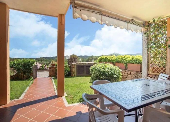 Isa-residence In Just 100 Mt From The Sea Marinella