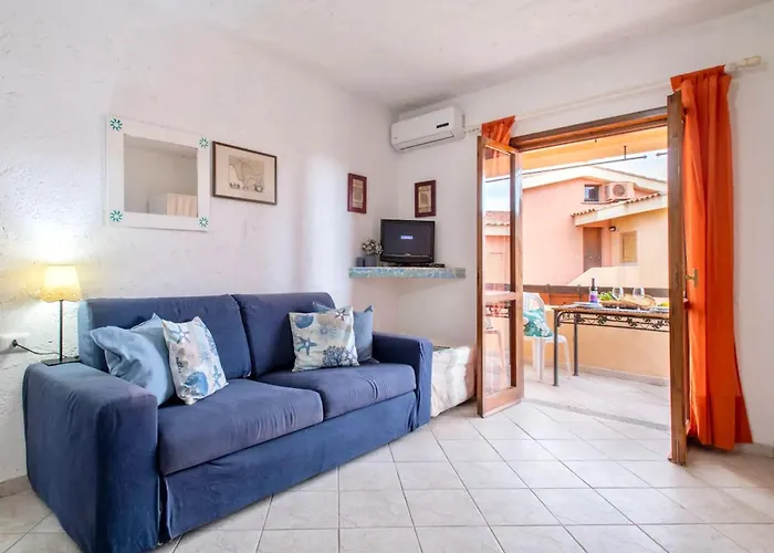 Isa-residence In Just 100 Mt From The Sea Apartmanhotel