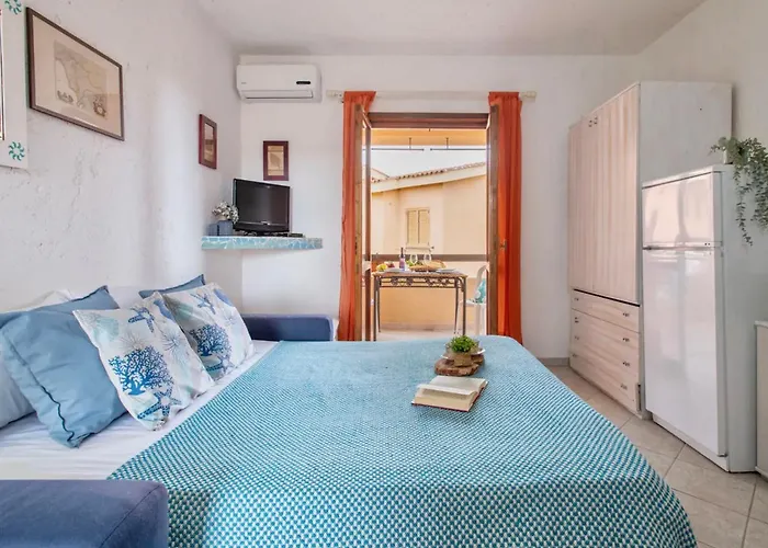 Isa-residence In Just 100 Mt From The Sea Апарт-отель 3*