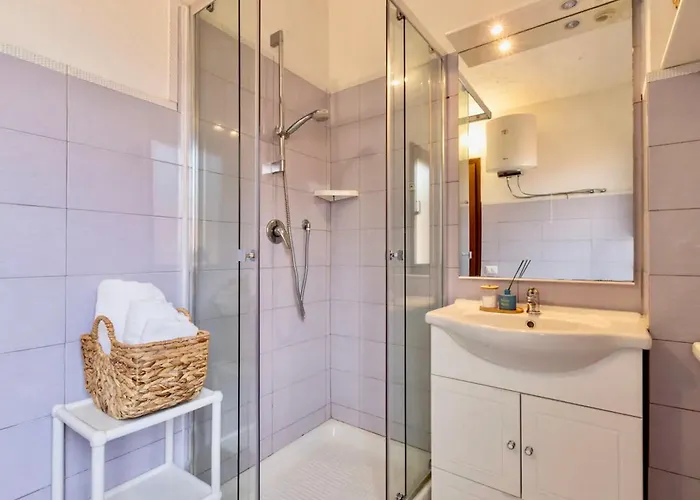 Apartmanhotel Isa-residence In Just 100 Mt From The Sea 3*